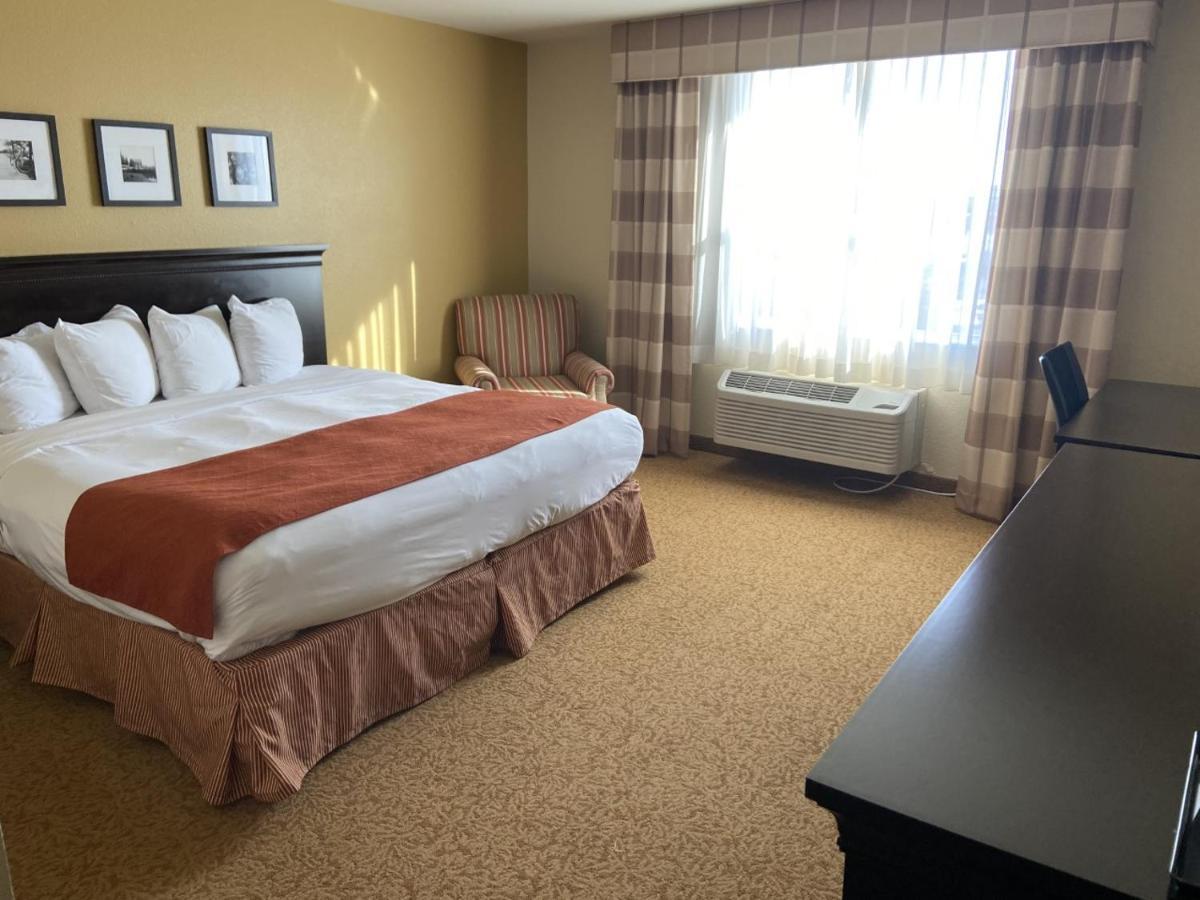 Hotel Country & By Radisson, Dundee, Mi 3*