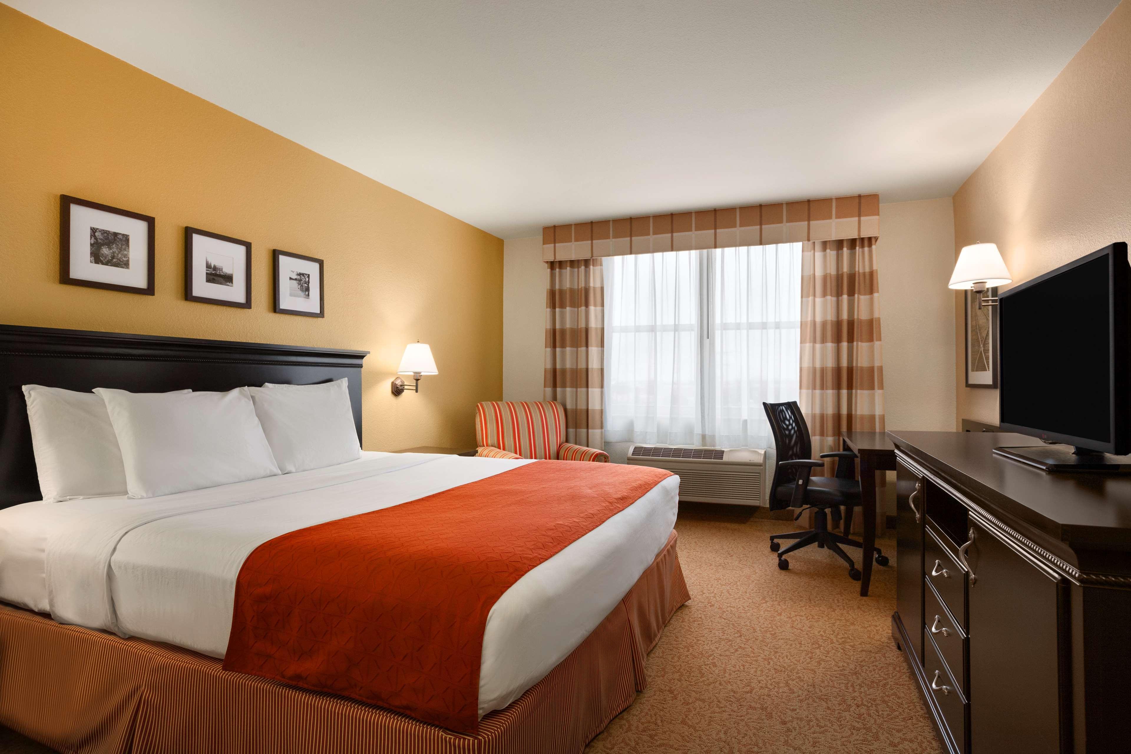 Hotel Country & By Radisson, Dundee, Mi 3*