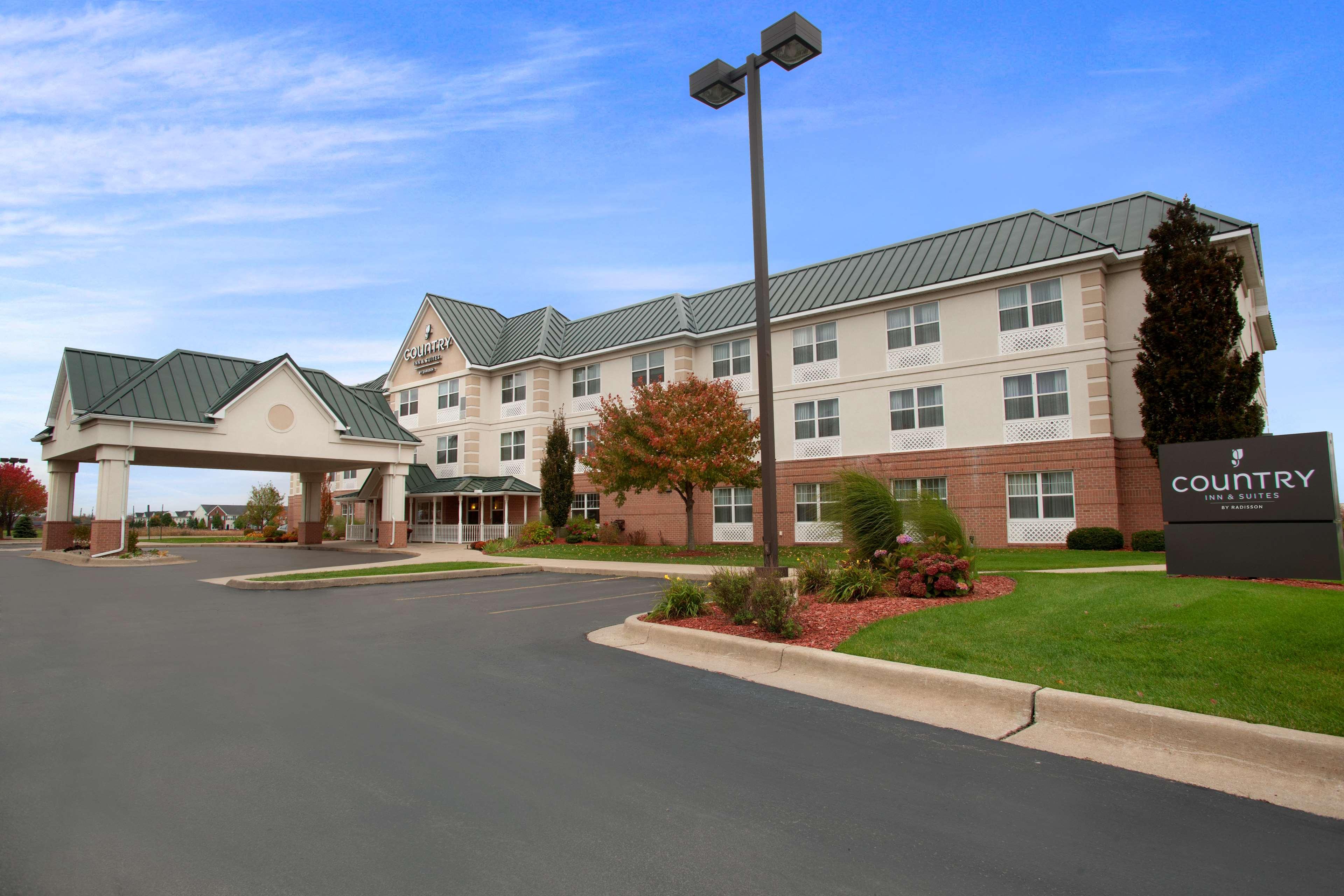 Country & By Radisson, Dundee, Mi Dundee