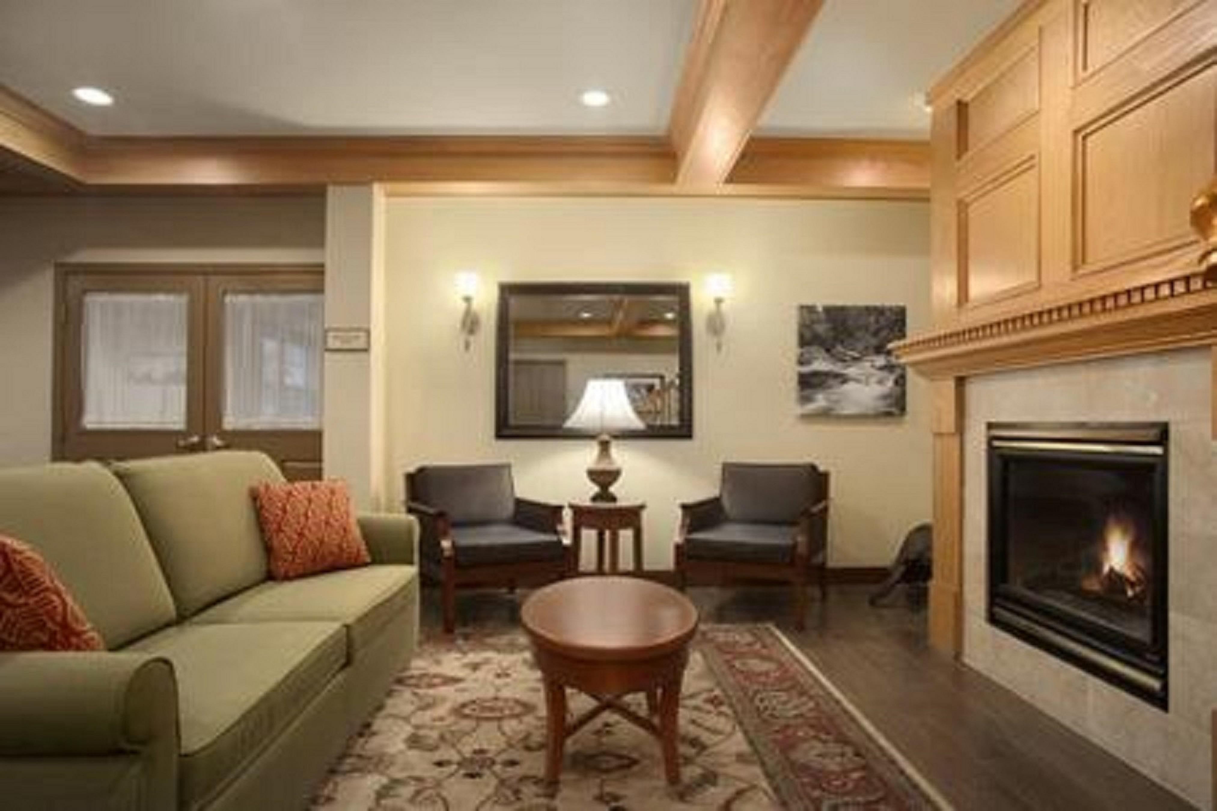 Country & By Radisson, Dundee, Mi 3*