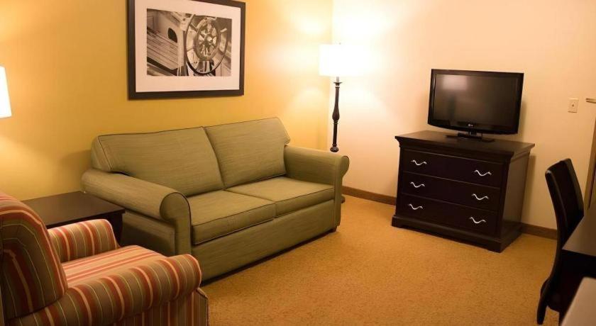 Hotel Country & By Radisson, Dundee, Mi 3*