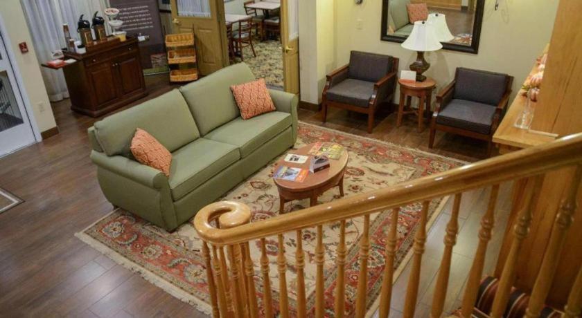Hotel Country & By Radisson, Dundee, Mi