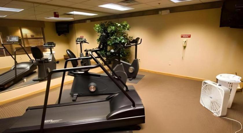 Country & By Radisson, Dundee, Mi