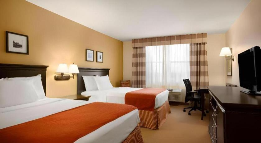 Country & By Radisson, Dundee, Mi