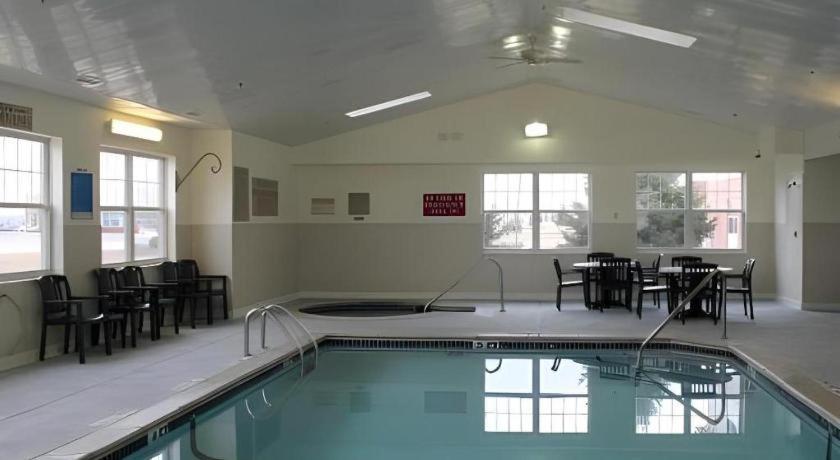 Hotel Country & By Radisson, Dundee, Mi 3*