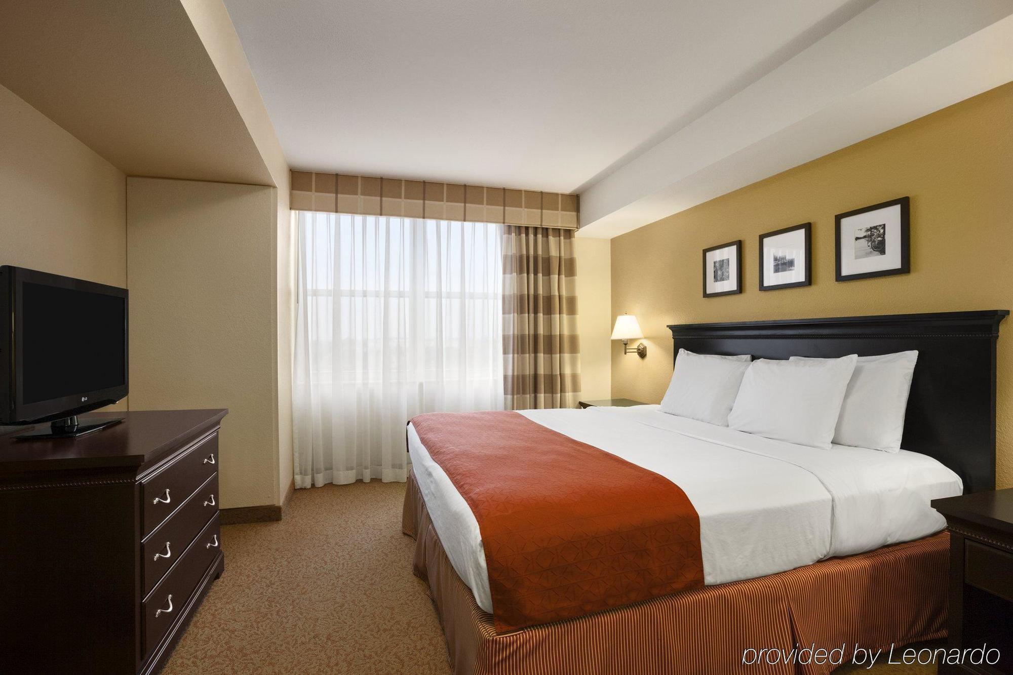 Country & By Radisson, Dundee, Mi Hotel
