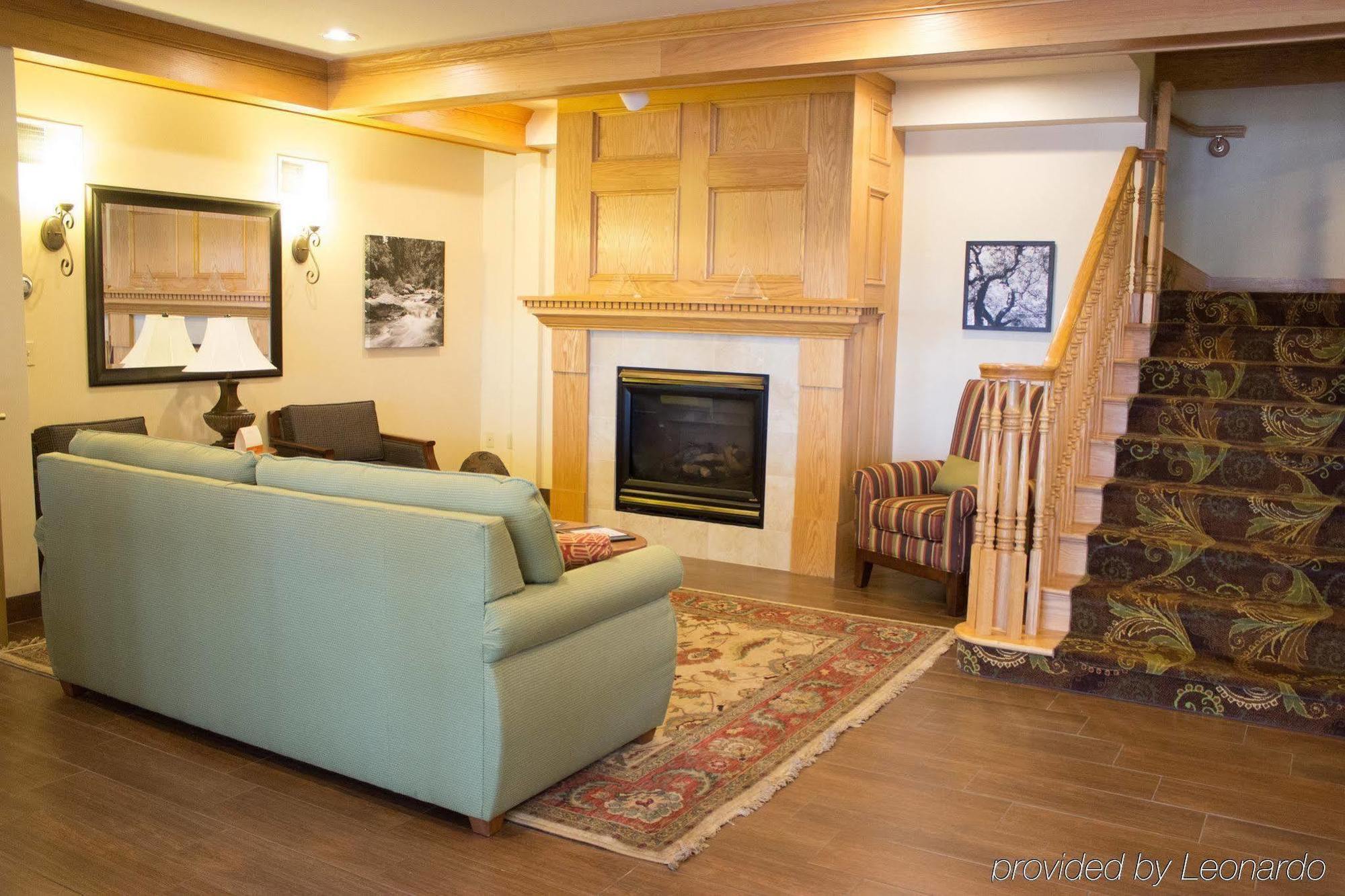 Country & By Radisson, Dundee, Mi 3*