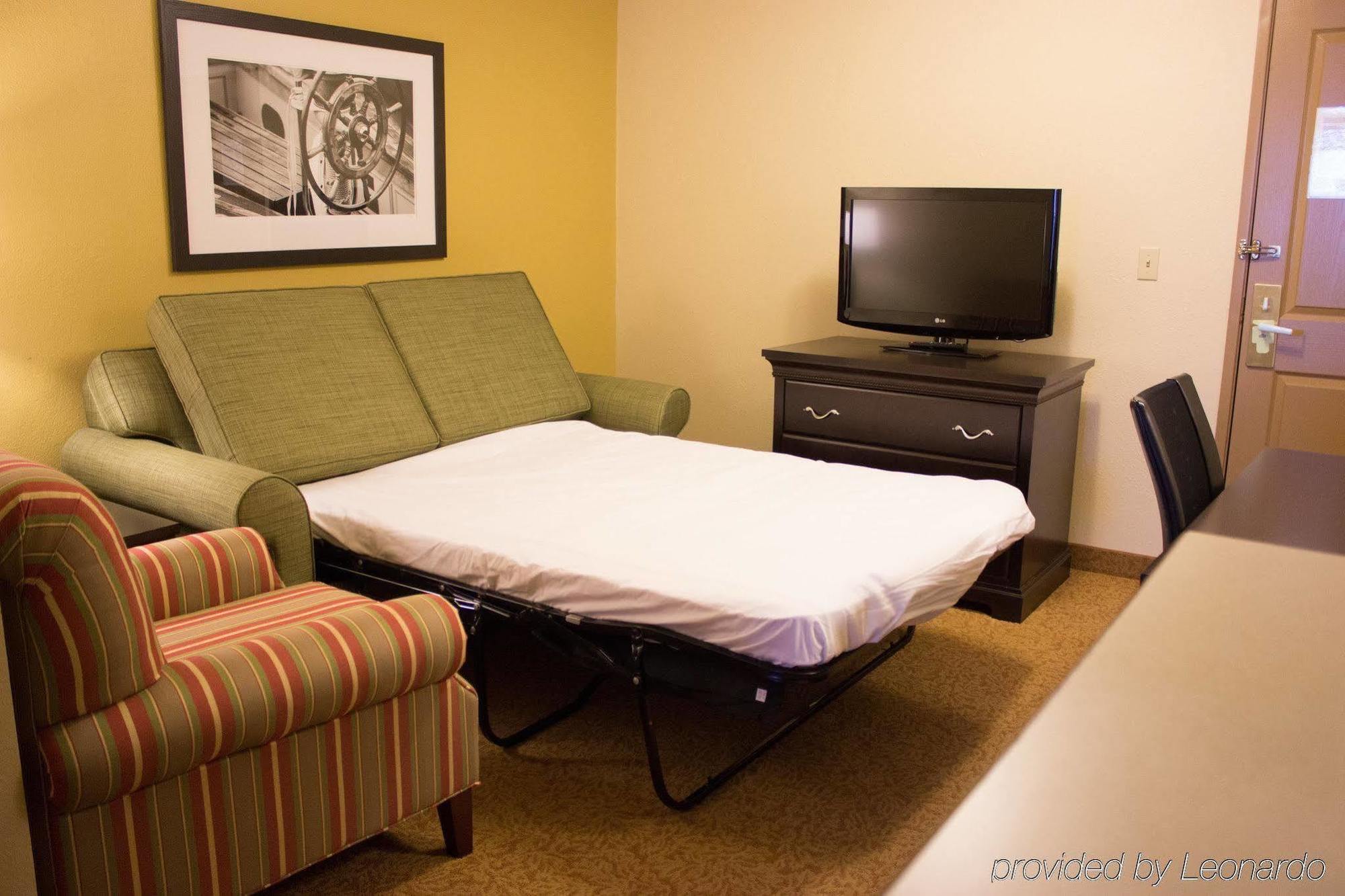 Hotel Country & By Radisson, Dundee, Mi Dundee